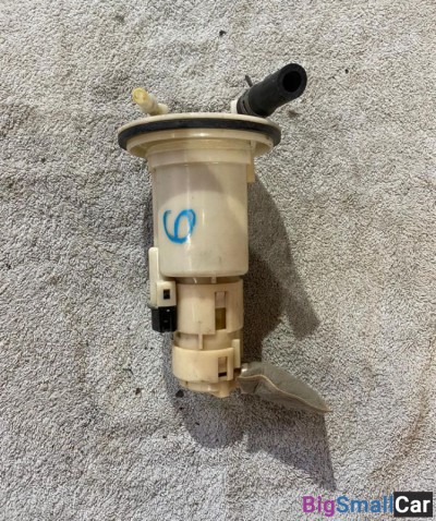 Насос топливный Toyota Passo 1KR - купить Елшанке