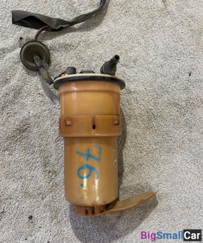 Насос топливный Toyota Platz 2000 - купить Елшанке